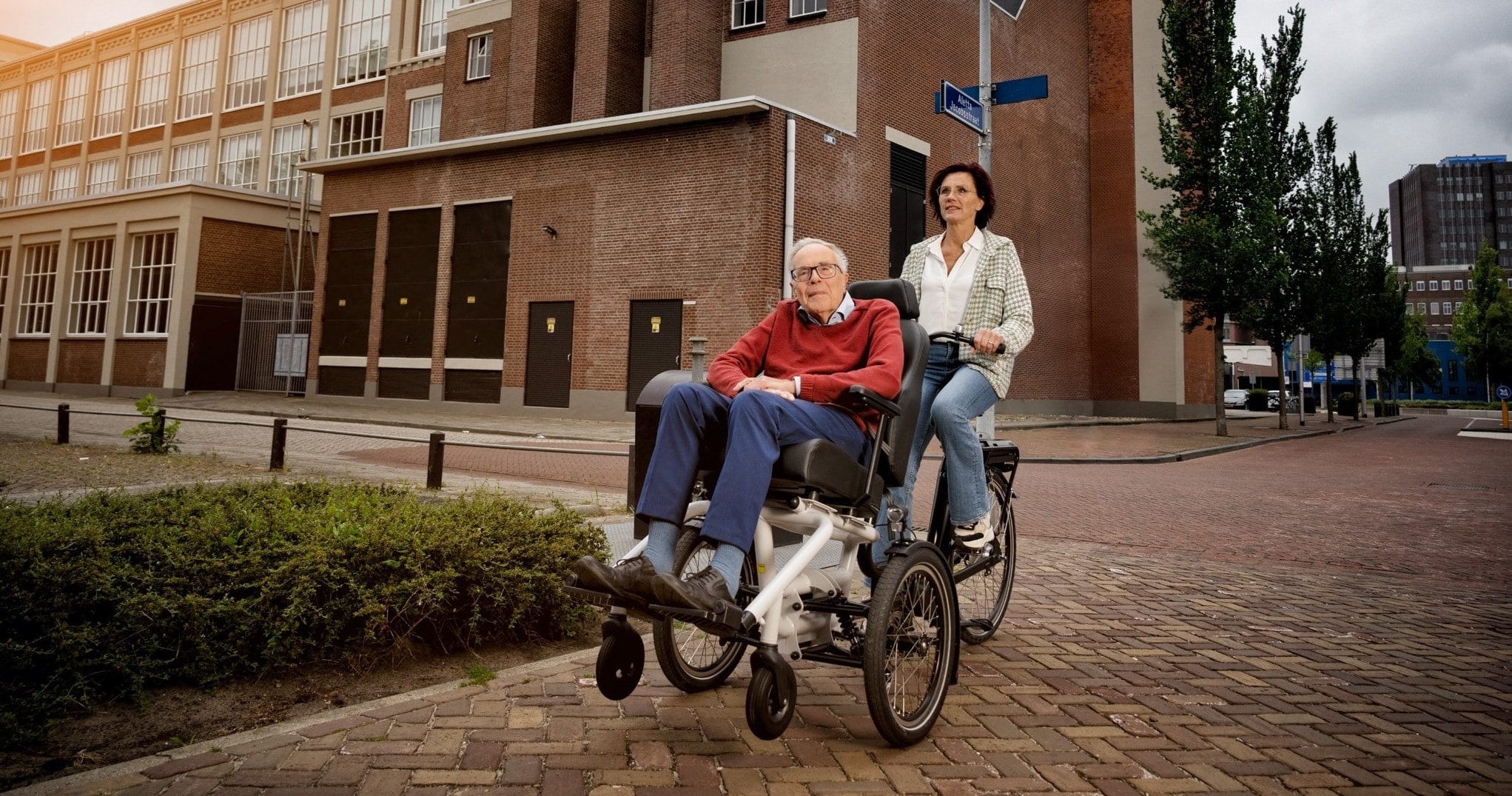 Elektrische rolstoelfiets